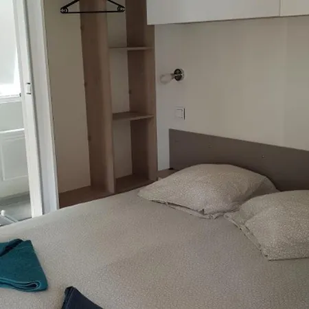 Mobil-home Confortable - 2 Pers. - Api-1-52-2522