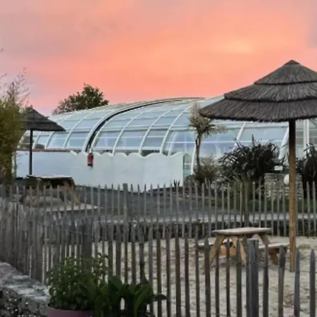 مكان تخييم Mobil-home Confortable - 2 Pers. - Api-1-52-2522 Le Château-dʼOléron